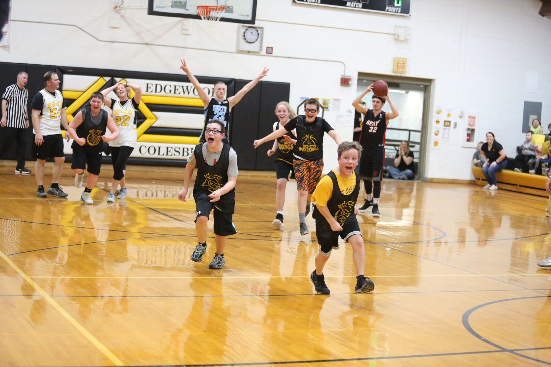 Vikings students celebrate win